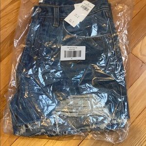 Abercrombie & Fitch mid rise boyfriend short